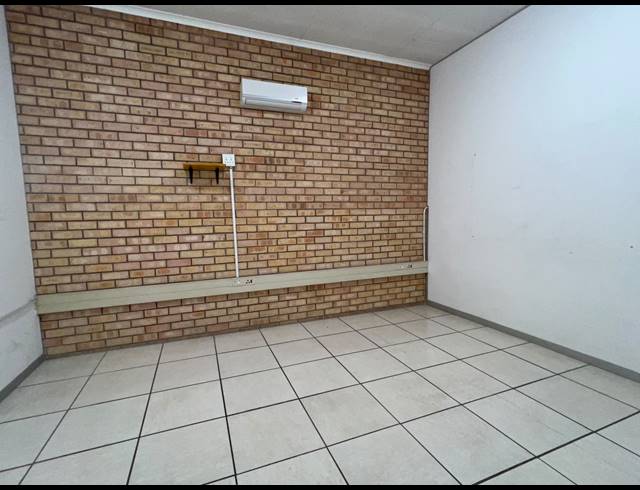 1,560M² WAREHOUSE FOR SALE IN SUNDERLAND RIDGE